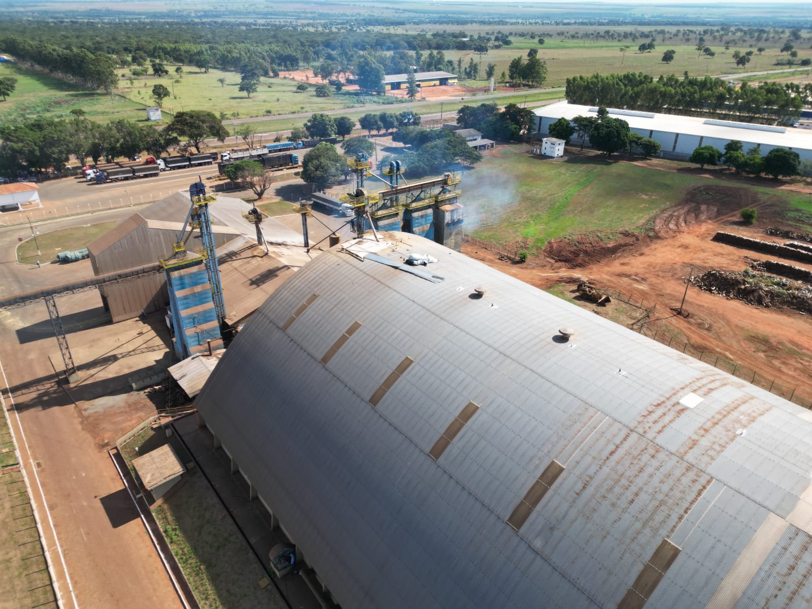 Proteção Industrial e Combate à Corrosão em Estruturas de Grande Porte